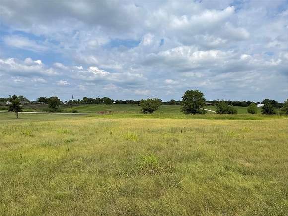 1 Acre of Residential Land for Sale in Whitesboro, Texas