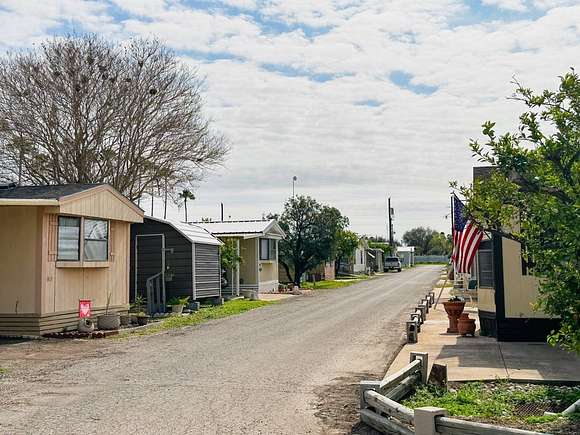 Residential Land for Lease in Edinburg, Texas