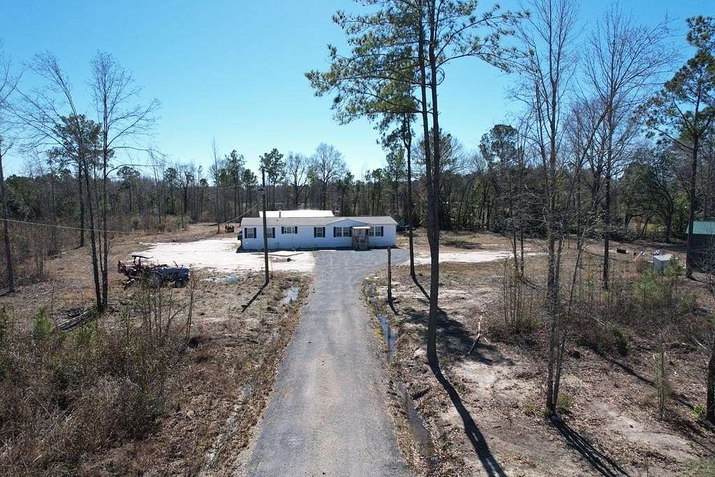 5.8 Acres of Residential Land with Home for Sale in Greeleyville, South Carolina