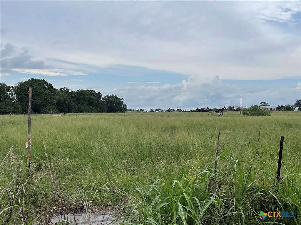 2.82 Acres of Residential Land for Sale in Luling, Texas