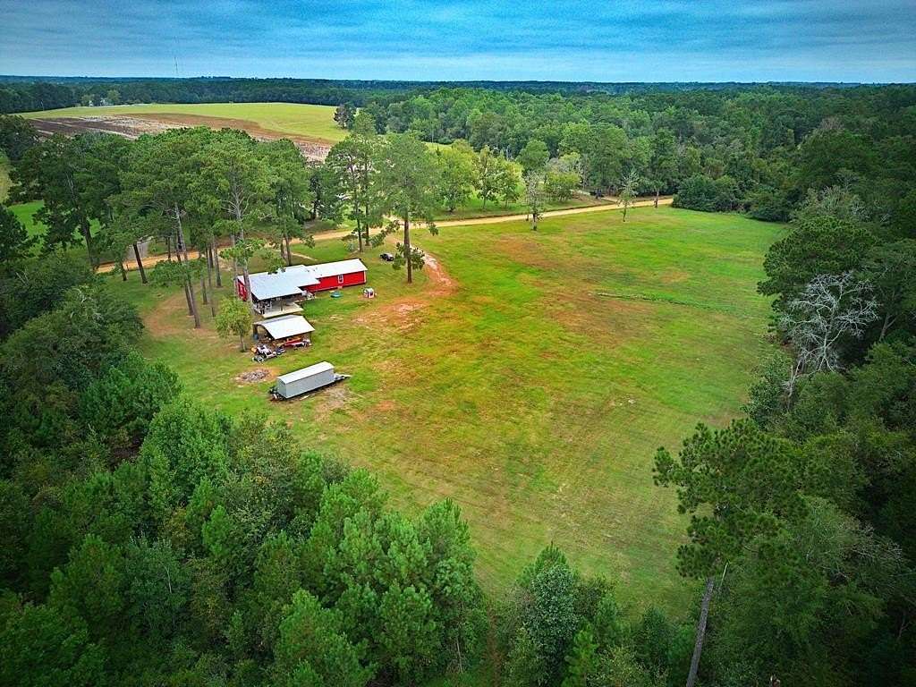 20.59 Acres of Land with Home for Sale in Meigs, Georgia