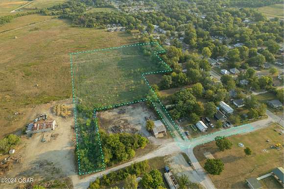 5 Acres of Residential Land for Sale in Carterville, Missouri