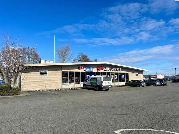 0.6 Acres of Commercial Land for Sale in Kennewick, Washington