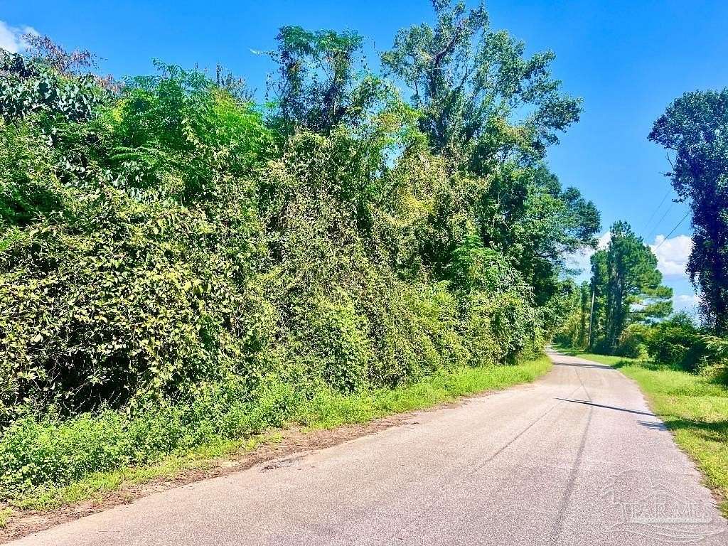 4 Acres of Residential Land for Sale in Jay, Florida