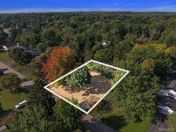 0.31 Acres of Residential Land for Sale in West Bloomfield, Michigan