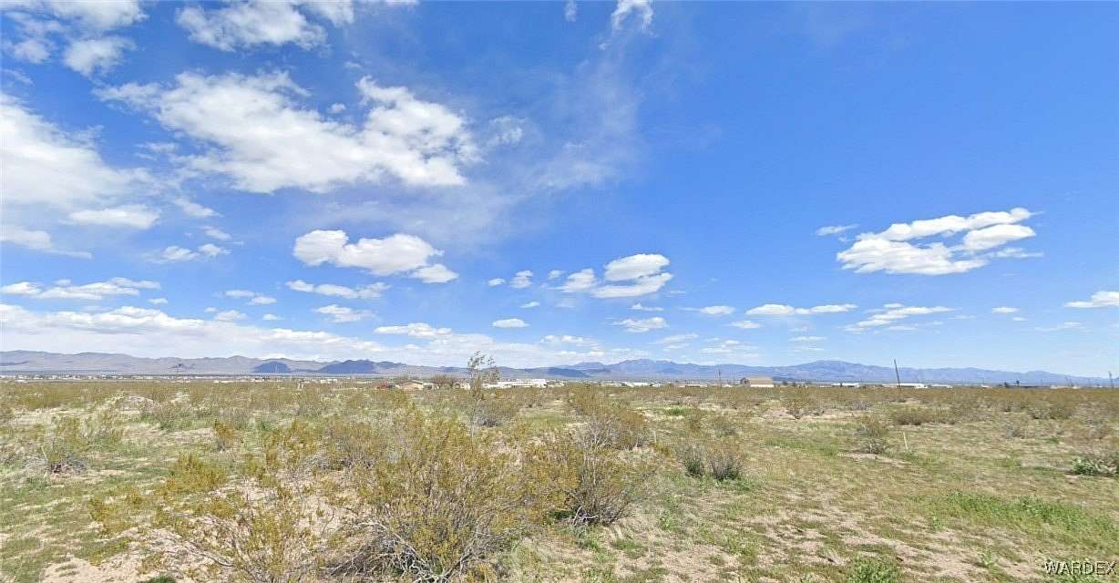 2.5 Acres of Residential Land for Sale in Golden Valley, Arizona