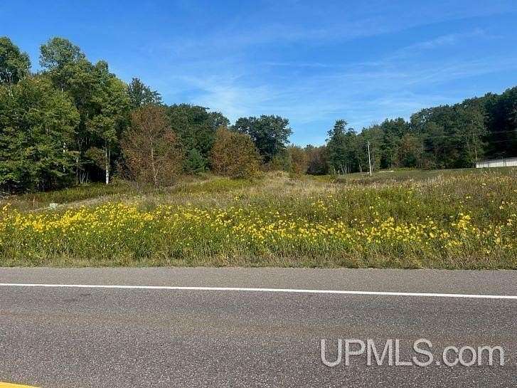 1.22 Acres of Residential Land for Sale in Iron Mountain, Michigan