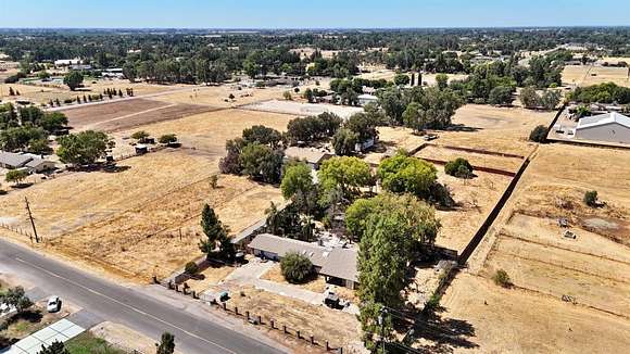 4.8 Acres of Residential Land with Home for Sale in Clovis, California