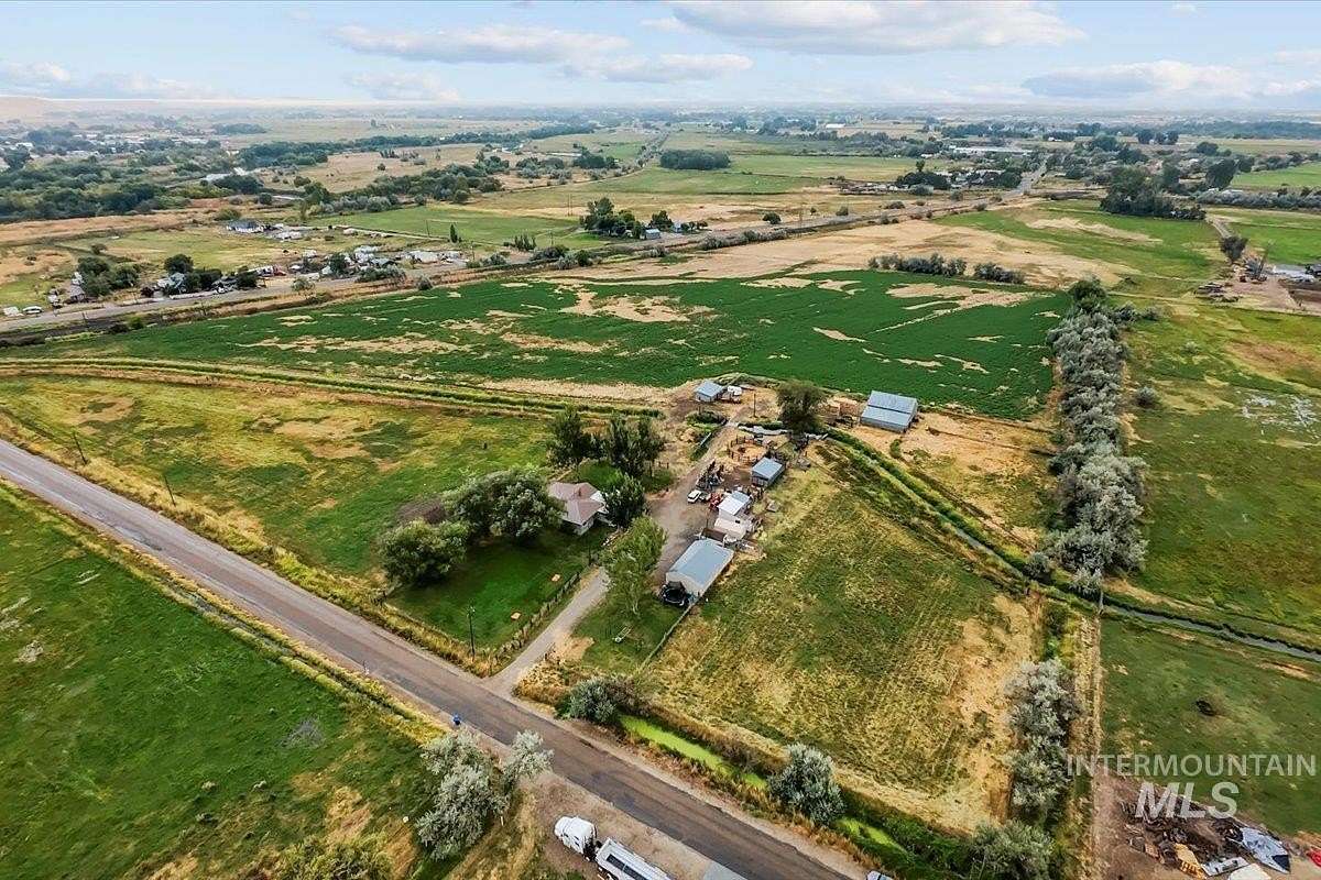 25 Acres of Agricultural Land with Home for Sale in Payette, Idaho