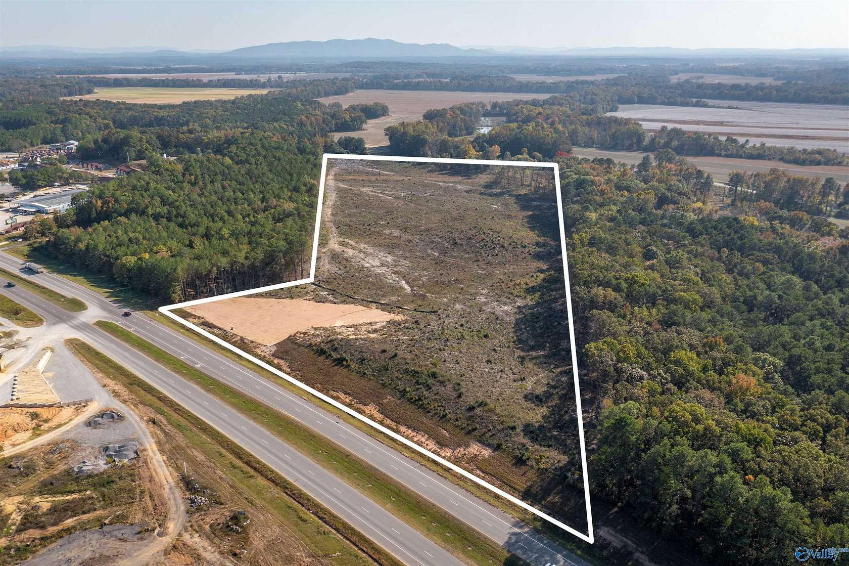 15 Acres of Mixed-Use Land for Sale in Centre, Alabama