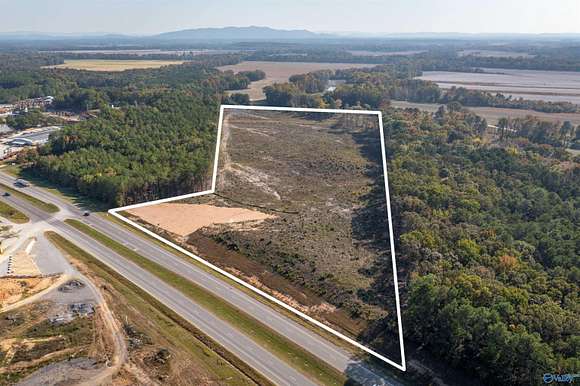 15 Acres of Mixed-Use Land for Sale in Centre, Alabama