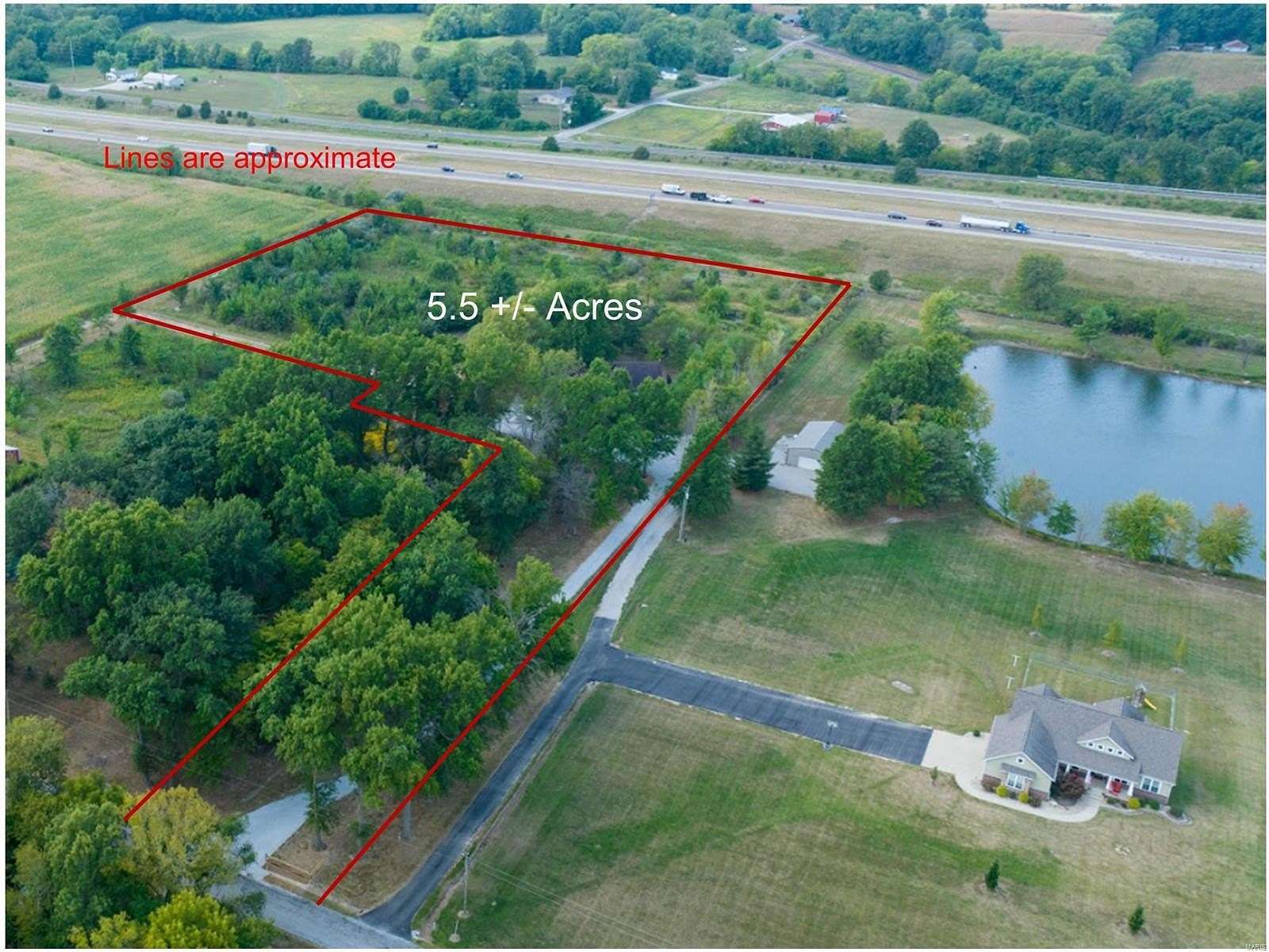 5.5 Acres of Residential Land with Home for Sale in Staunton, Illinois