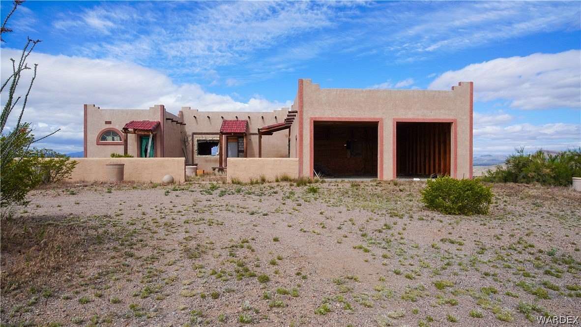 80 Acres of Land with Home for Sale in Kingman, Arizona