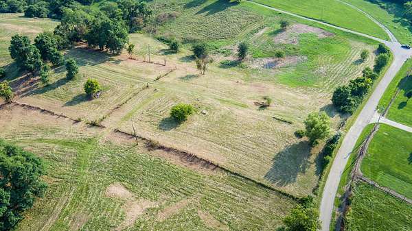 10 Acres of Land for Sale in Burlington, Kentucky