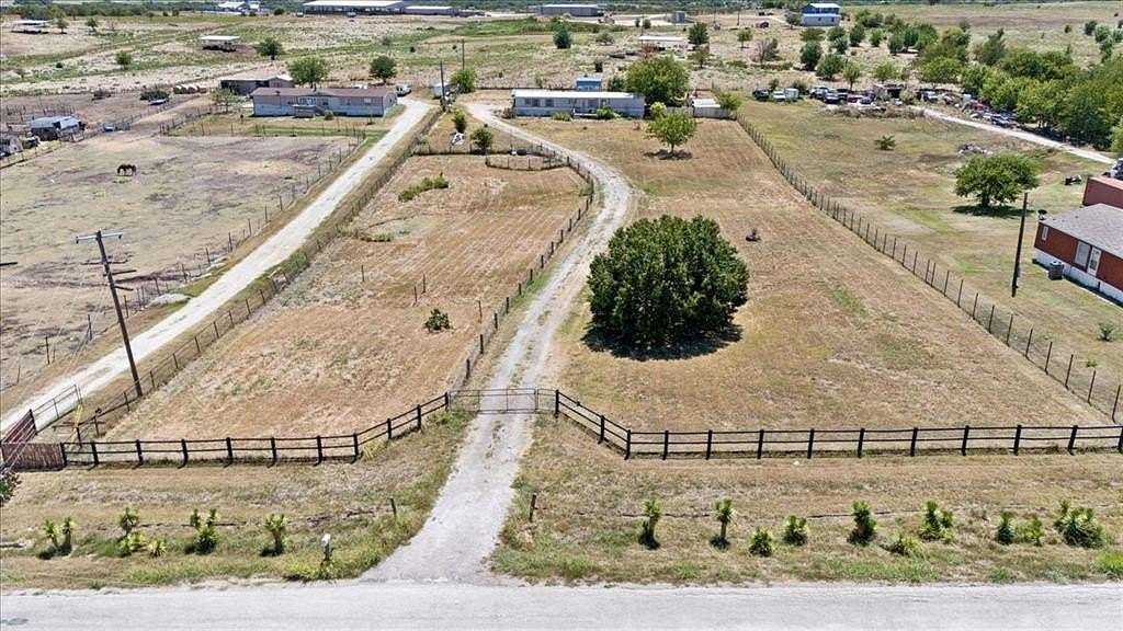 2 Acres of Residential Land with Home for Sale in New Fairview, Texas