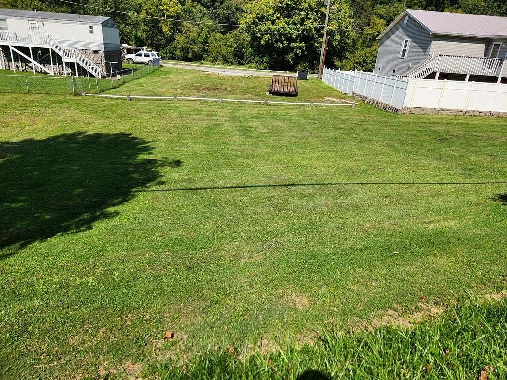 0.33 Acres of Residential Land for Sale in Freeburn, Kentucky