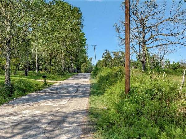 22.1 Acres of Agricultural & Residential Land for Sale in Lufkin, Texas