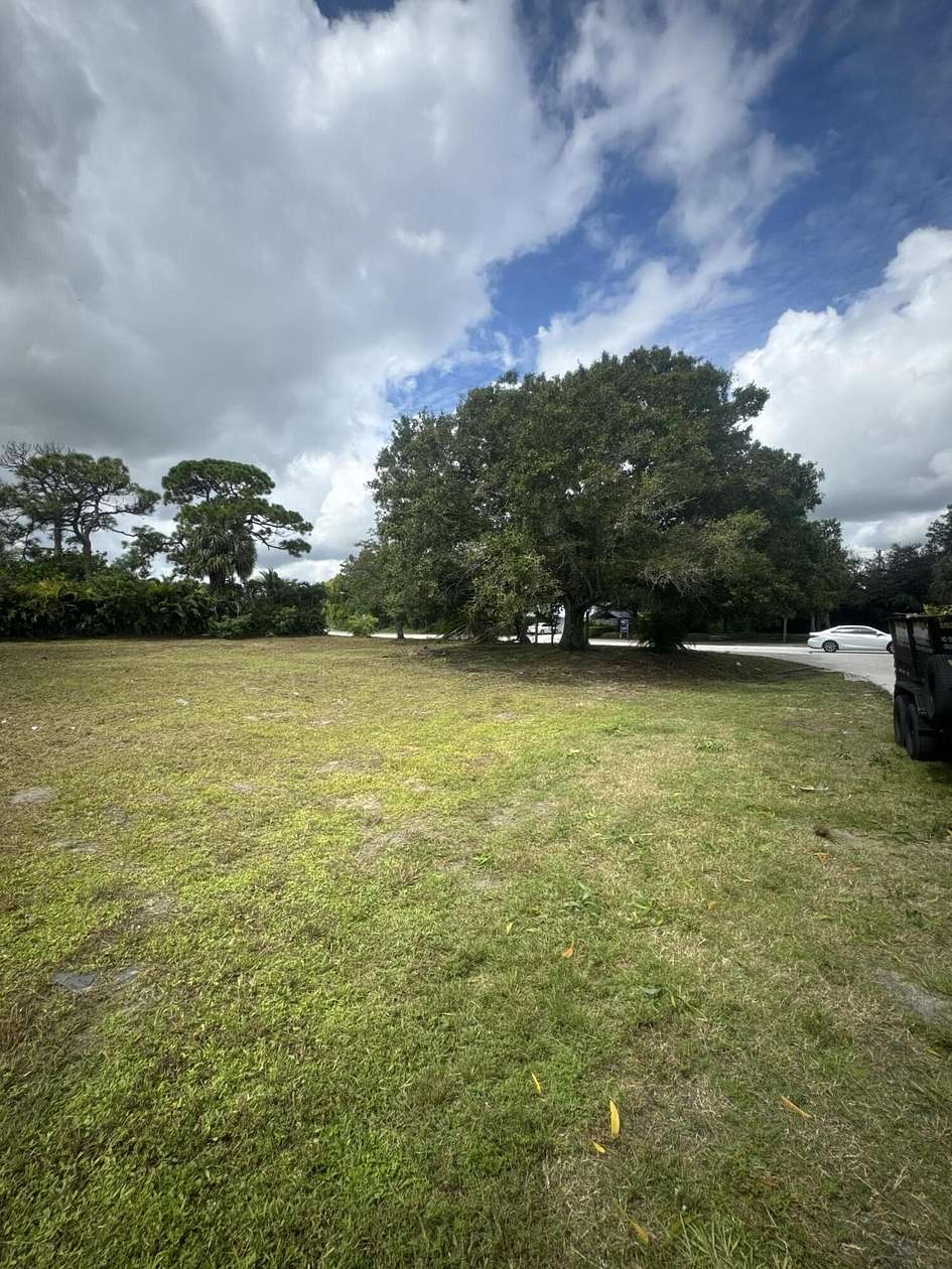 1.134 Acres of Residential Land for Sale in Port St. Lucie, Florida