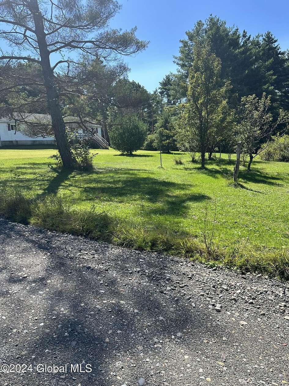 1.06 Acres of Residential Land for Sale in Pittstown, New York