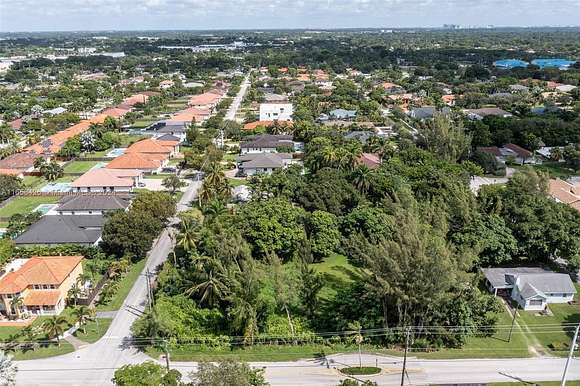 2.035 Acres of Residential Land with Home for Sale in Palmetto Bay, Florida