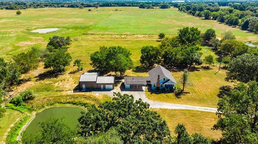 5 Acres of Residential Land with Home for Sale in Athens, Texas