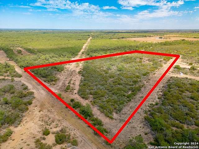 11 Acres of Recreational Land for Sale in Moore, Texas