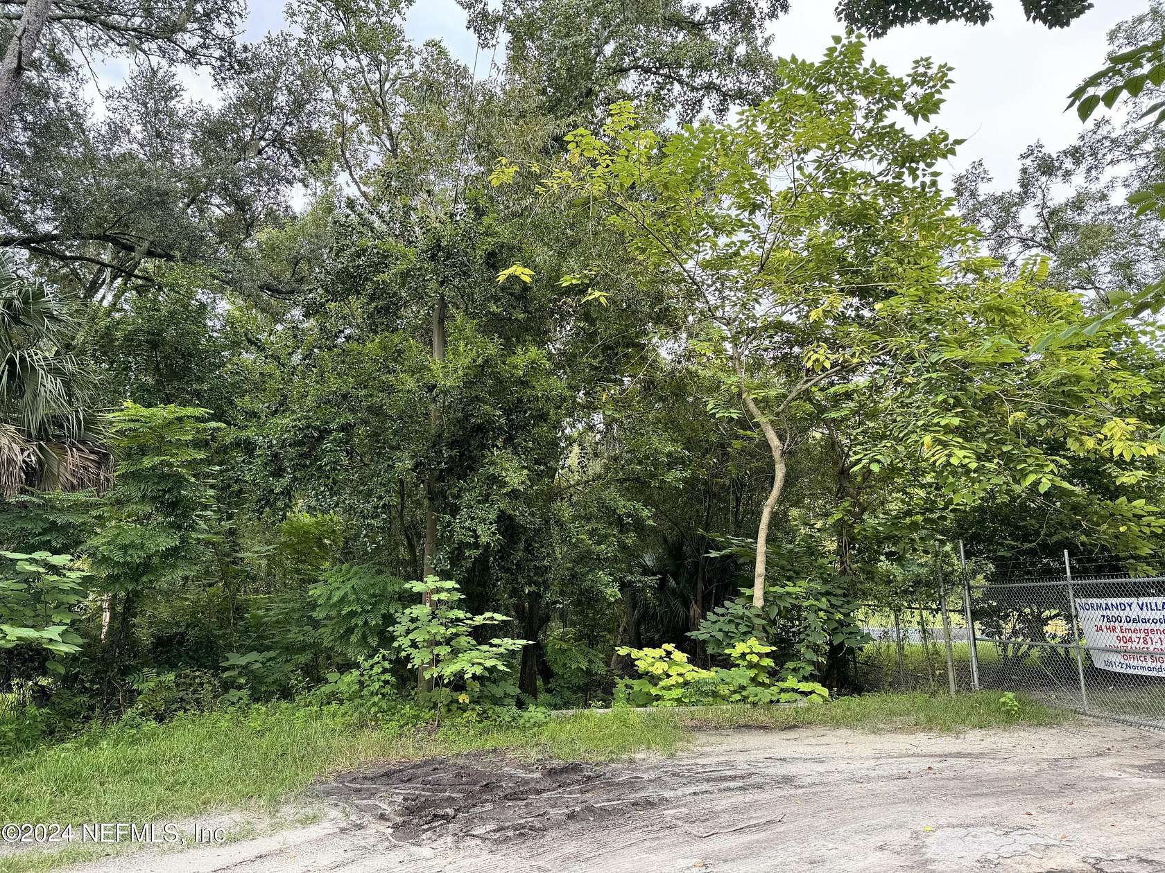 9.5 Acres of Residential Land for Sale in Jacksonville, Florida