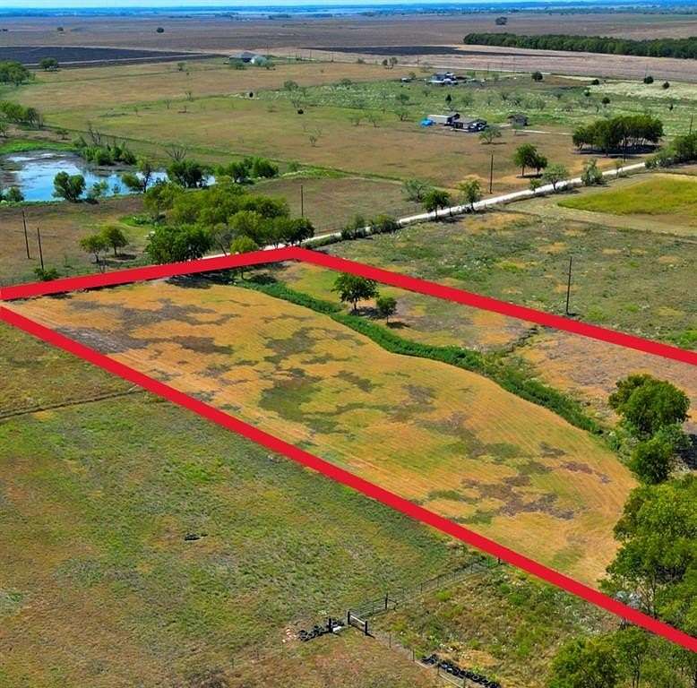 10 Acres of Residential Land for Sale in Corsicana, Texas