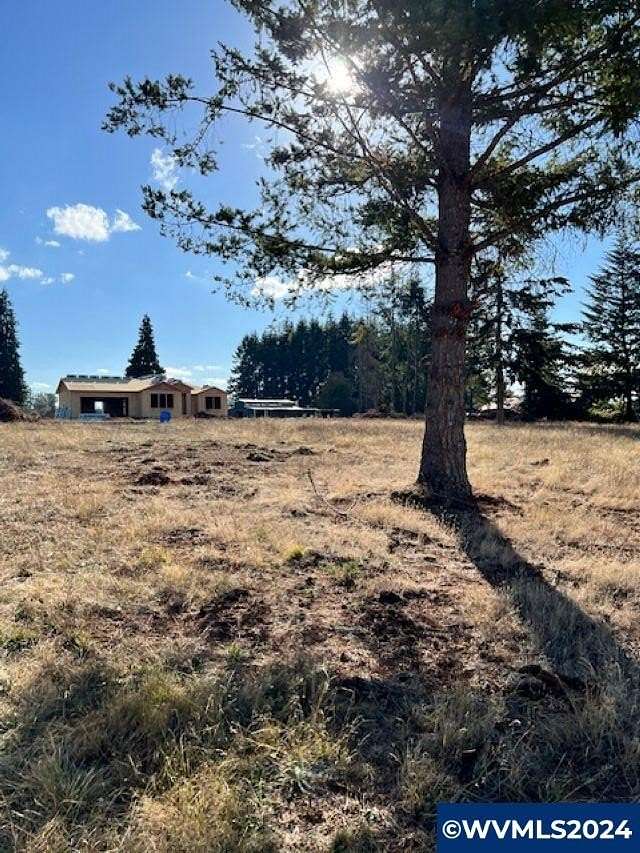 5.81 Acres of Land with Home for Sale in Lebanon, Oregon