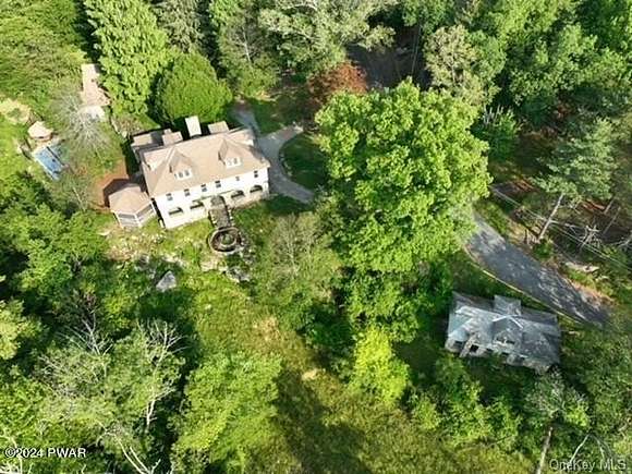 13.9 Acres of Land with Home for Sale in Deerpark Town, New York