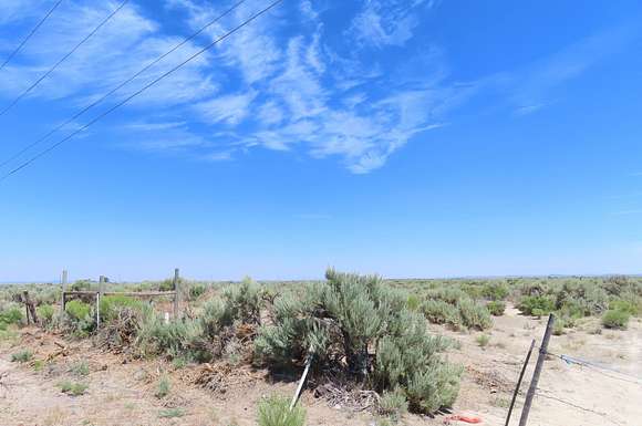 16.18 Acres of Land for Sale in Christmas Valley, Oregon