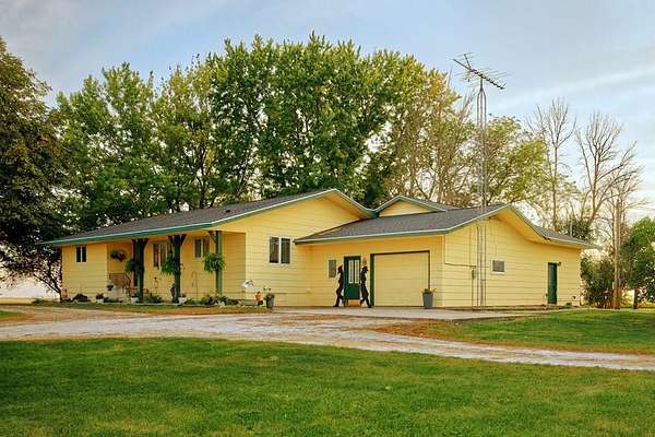 5.16 Acres of Residential Land with Home for Sale in Callender, Iowa