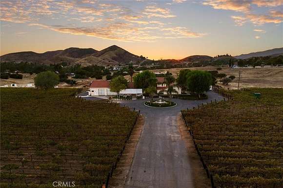 16.667 Acres of Land with Home for Sale in Agua Dulce, California