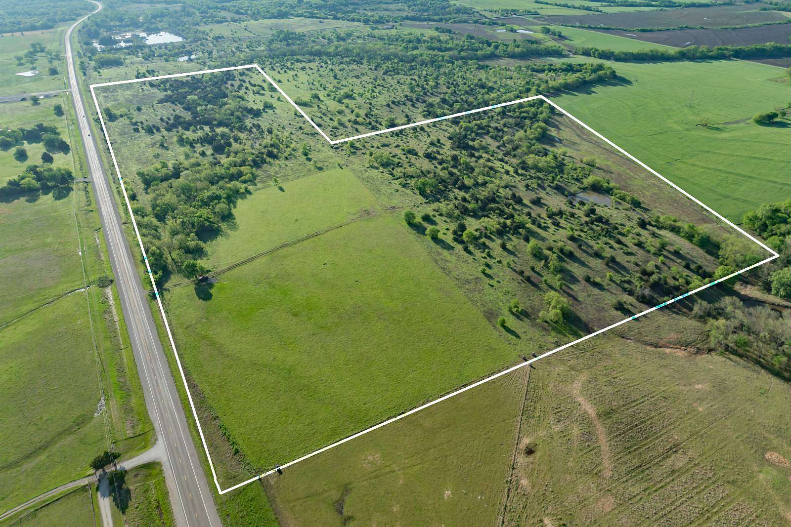 82.5 Acres of Land for Sale in Fredonia, Kansas