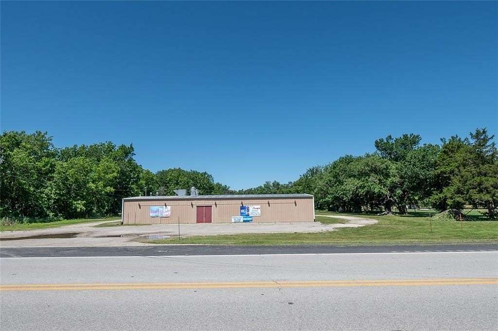 1.32 Acres of Commercial Land for Sale in Sycamore, Kansas