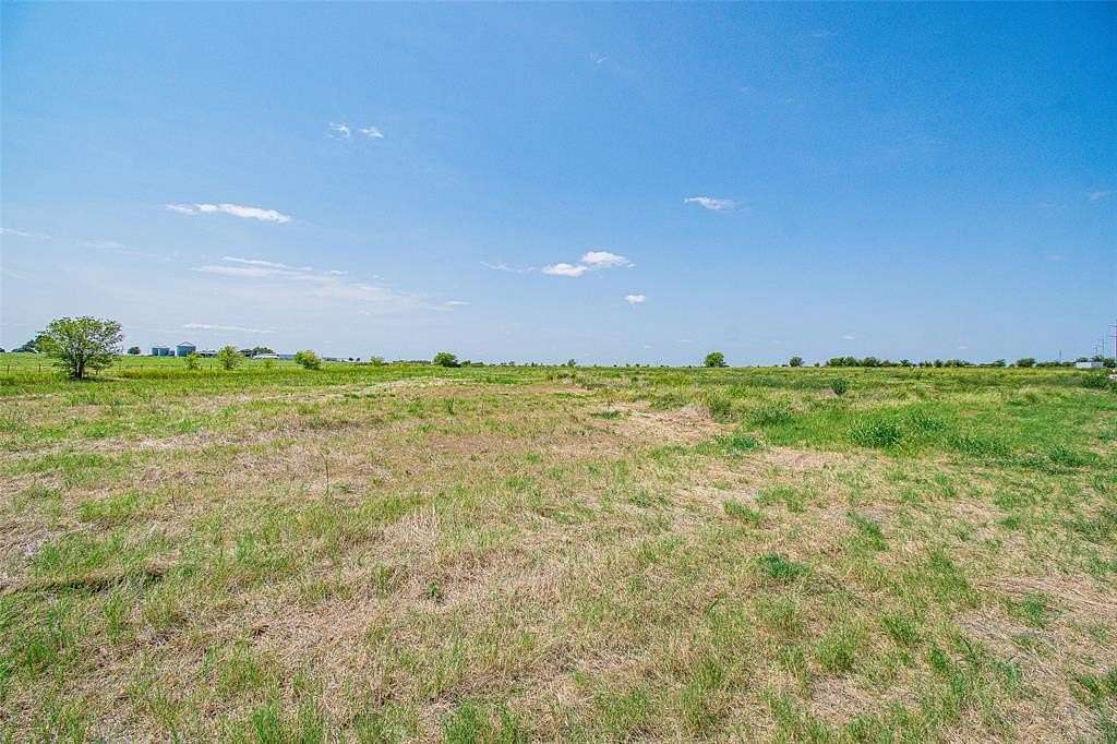 10.8 Acres of Land for Sale in Rosebud, Texas