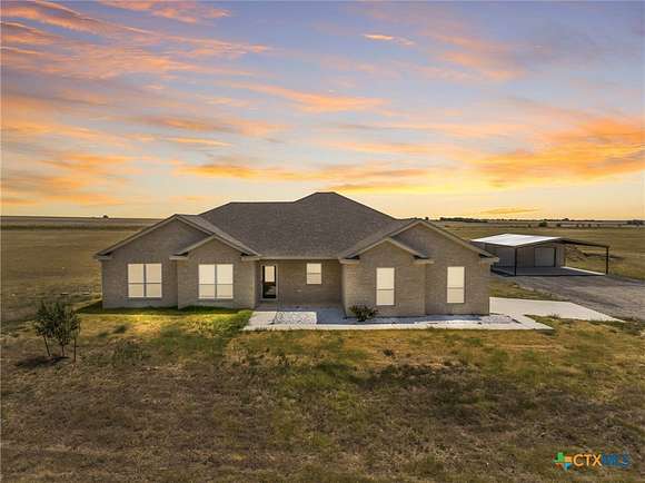 31.651 Acres of Agricultural Land with Home for Sale in Eddy, Texas