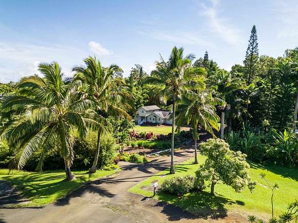 2 Acres of Residential Land with Home for Sale in Haʻikū, Hawaii