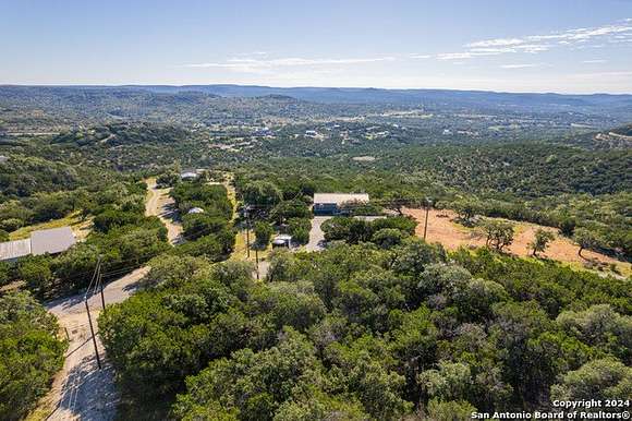 5.174 Acres of Residential Land with Home for Sale in Pipe Creek, Texas