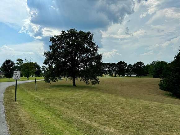 2.79 Acres of Residential Land for Sale in Poplar Bluff, Missouri