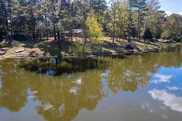 7 Acres of Residential Land with Home for Sale in Palestine, Texas