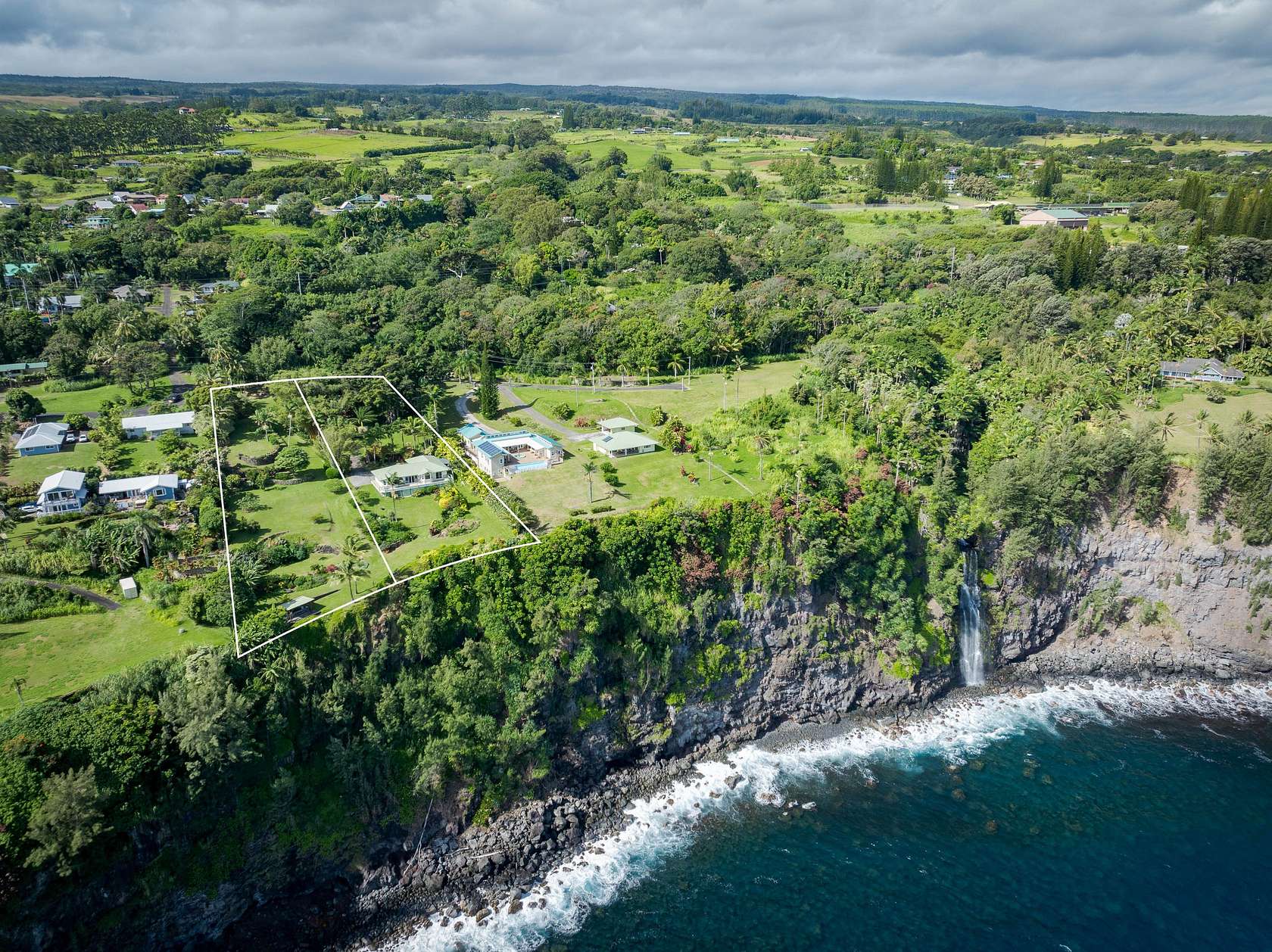 2.11 Acres of Residential Land with Home for Sale in Pāpaʻaloa, Hawaii