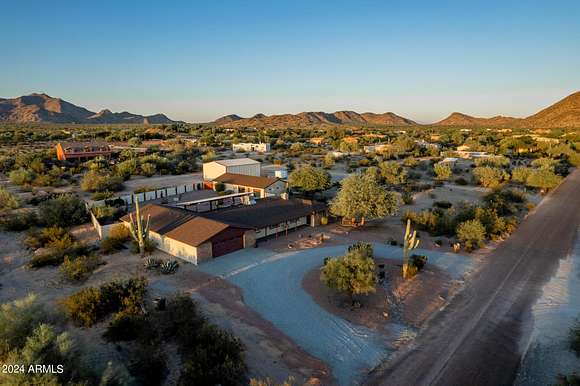 2.32 Acres of Residential Land with Home for Sale in Casa Grande, Arizona