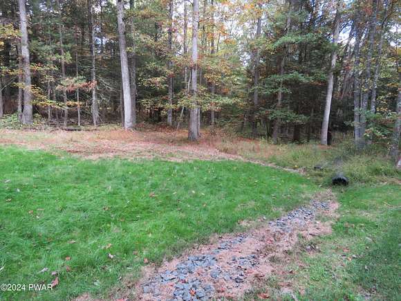 4.77 Acres of Residential Land for Sale in Tafton, Pennsylvania