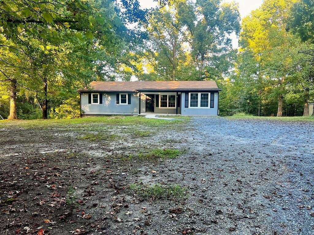 2 Acres of Residential Land with Home for Sale in Farmville, Virginia