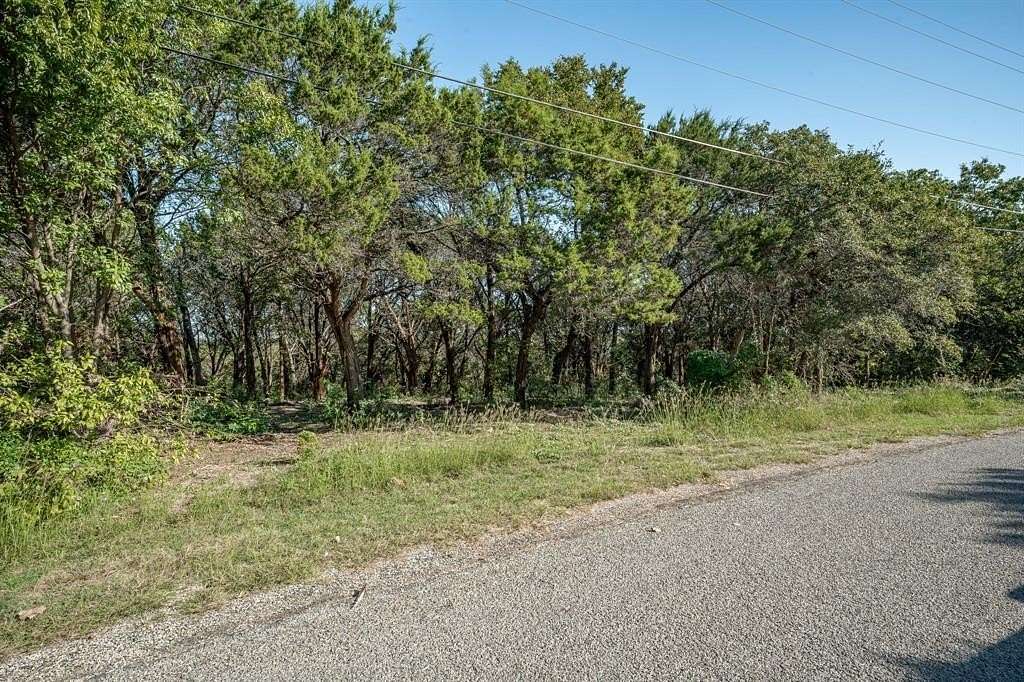 0.881 Acres of Residential Land for Sale in Granbury, Texas