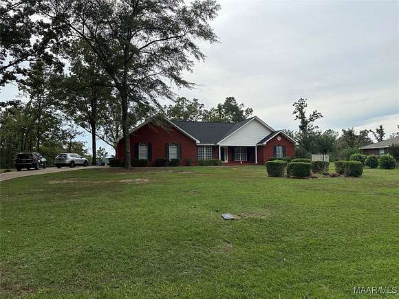 2 Acres of Residential Land with Home for Sale in Valley Grande, Alabama