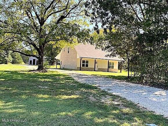 2.14 Acres of Residential Land with Home for Sale in Como, Mississippi