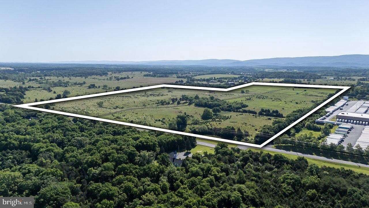 122 Acres of Agricultural Land with Home for Sale in Front Royal, Virginia