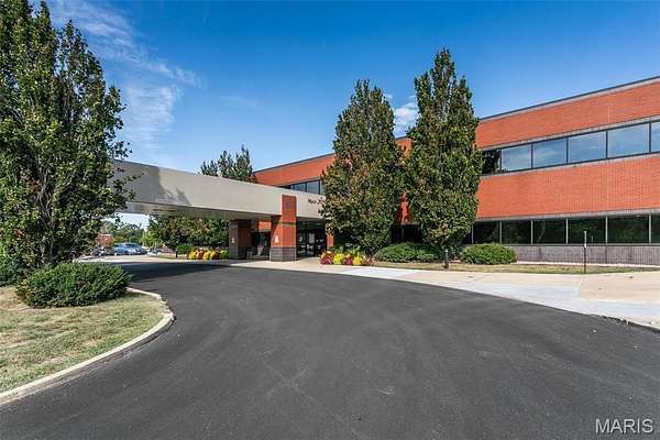 4.33 Acres of Improved Commercial Land for Sale in Alton, Illinois